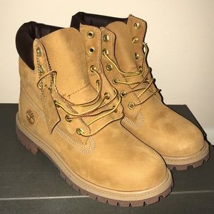 Timberland boots size 5 brand new never worn